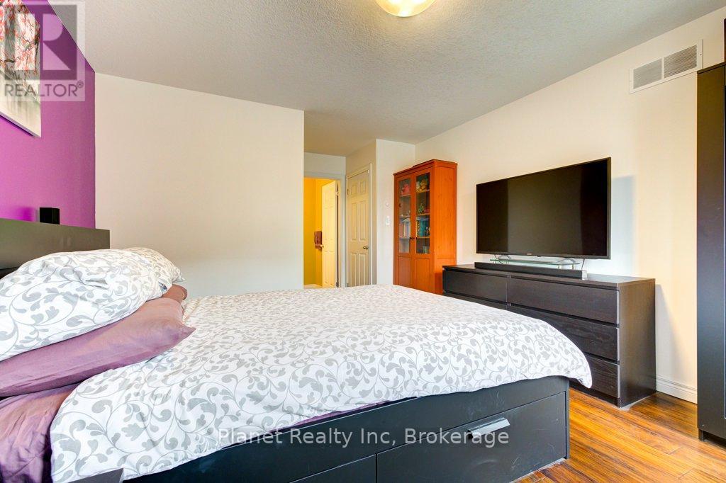 Photo 34 of 52 105 Bard Boulevard, Guelph ON