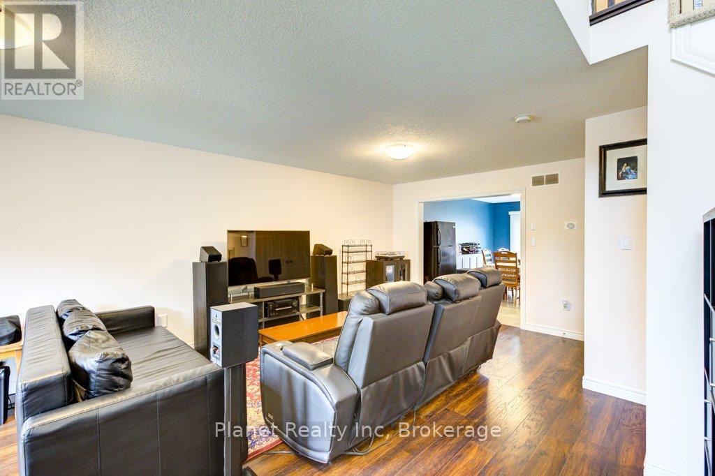 Photo 12 of 52 105 Bard Boulevard, Guelph ON