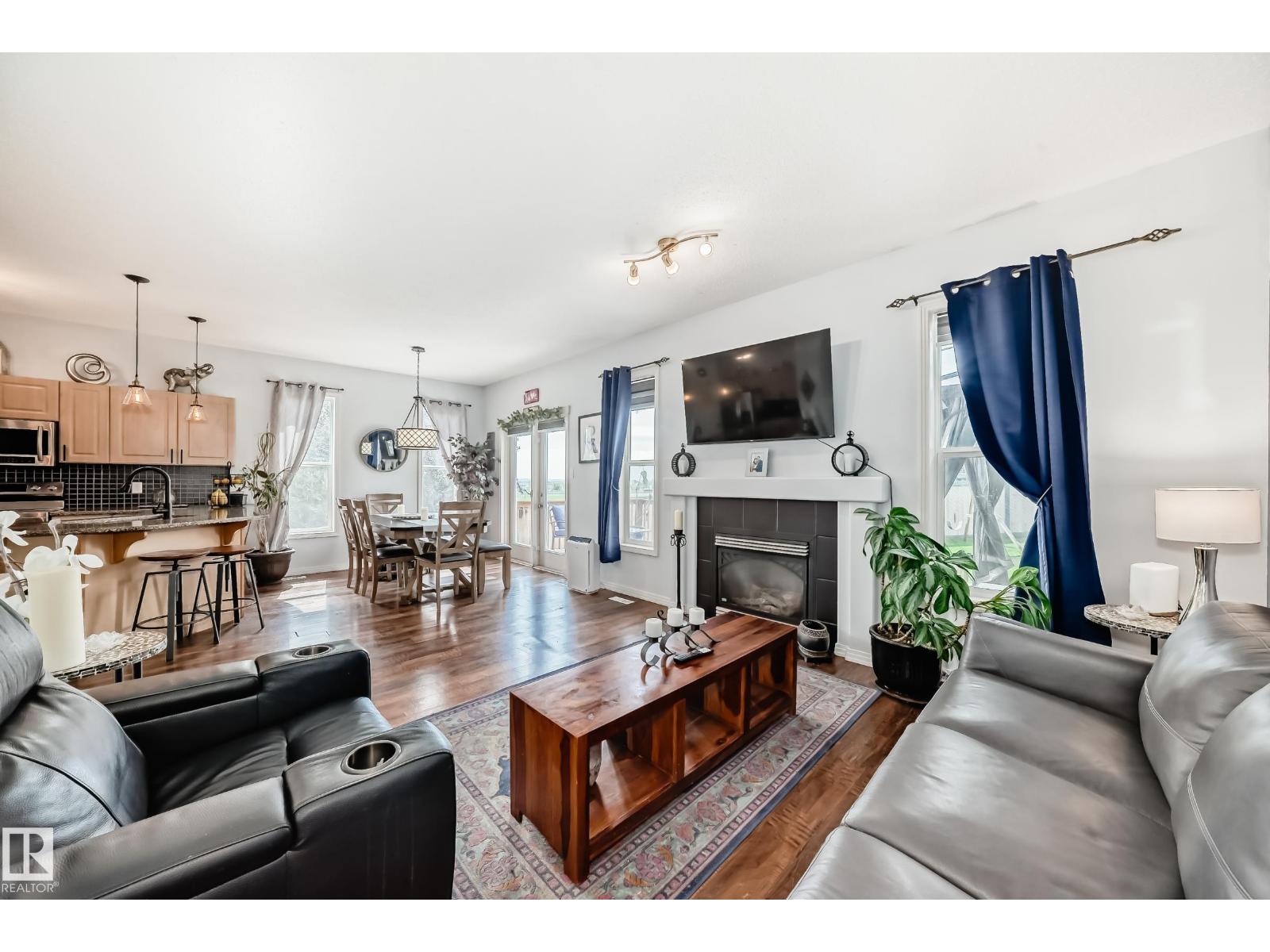 Photo 18 of 4931 152 Ave Nw, Edmonton AB