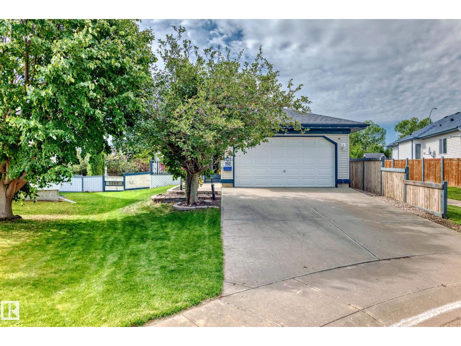 Photo 2 of 4931 152 Ave Nw, Edmonton AB