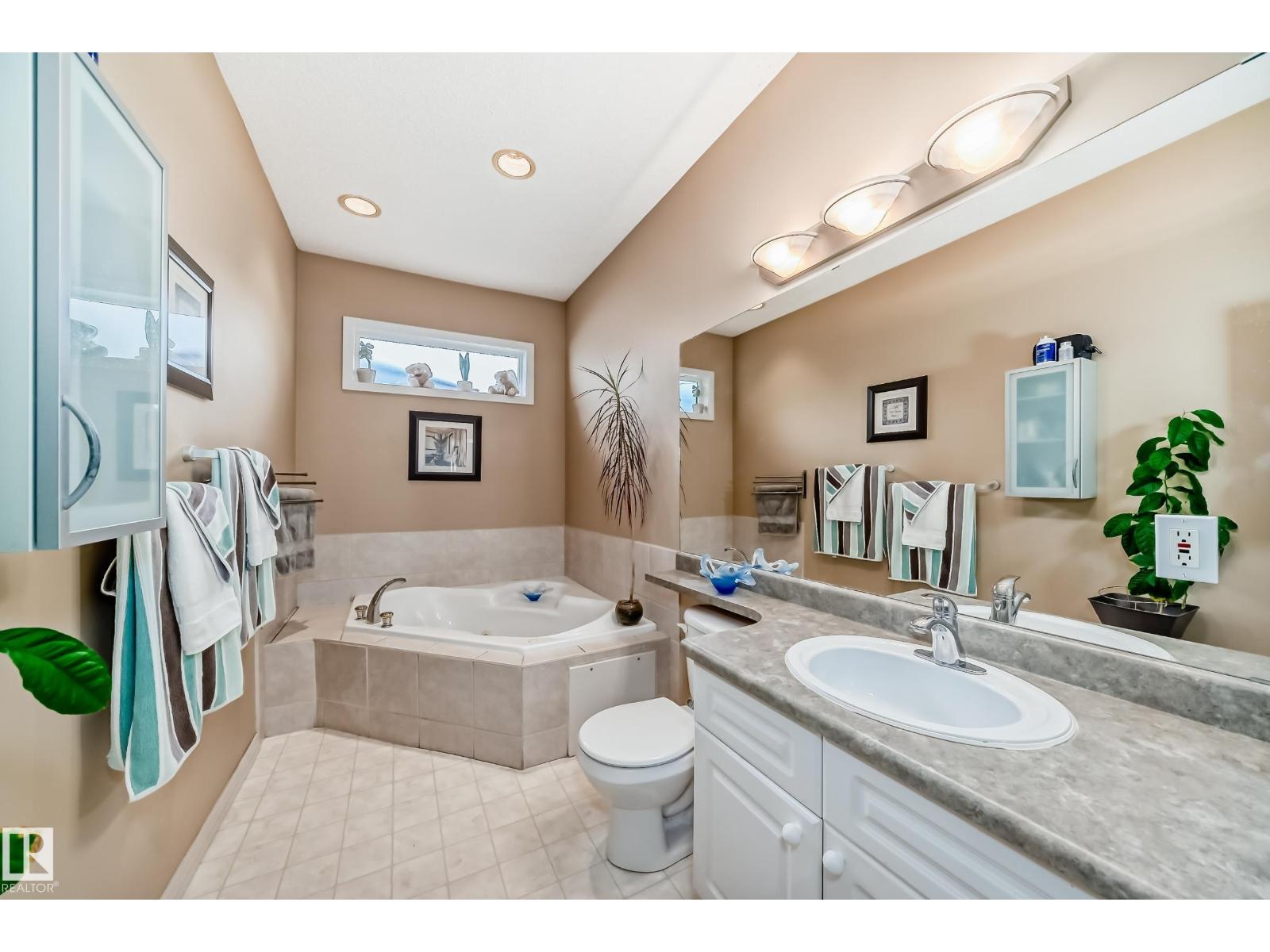 Photo 26 of 4931 152 Ave Nw, Edmonton AB