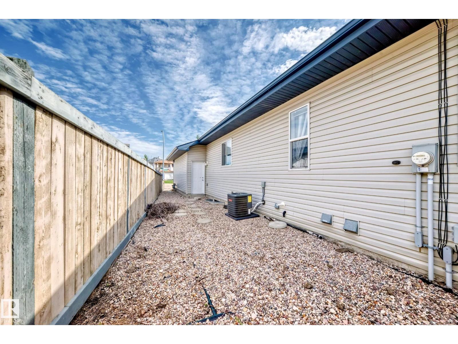Photo 50 of 4931 152 Ave Nw, Edmonton AB
