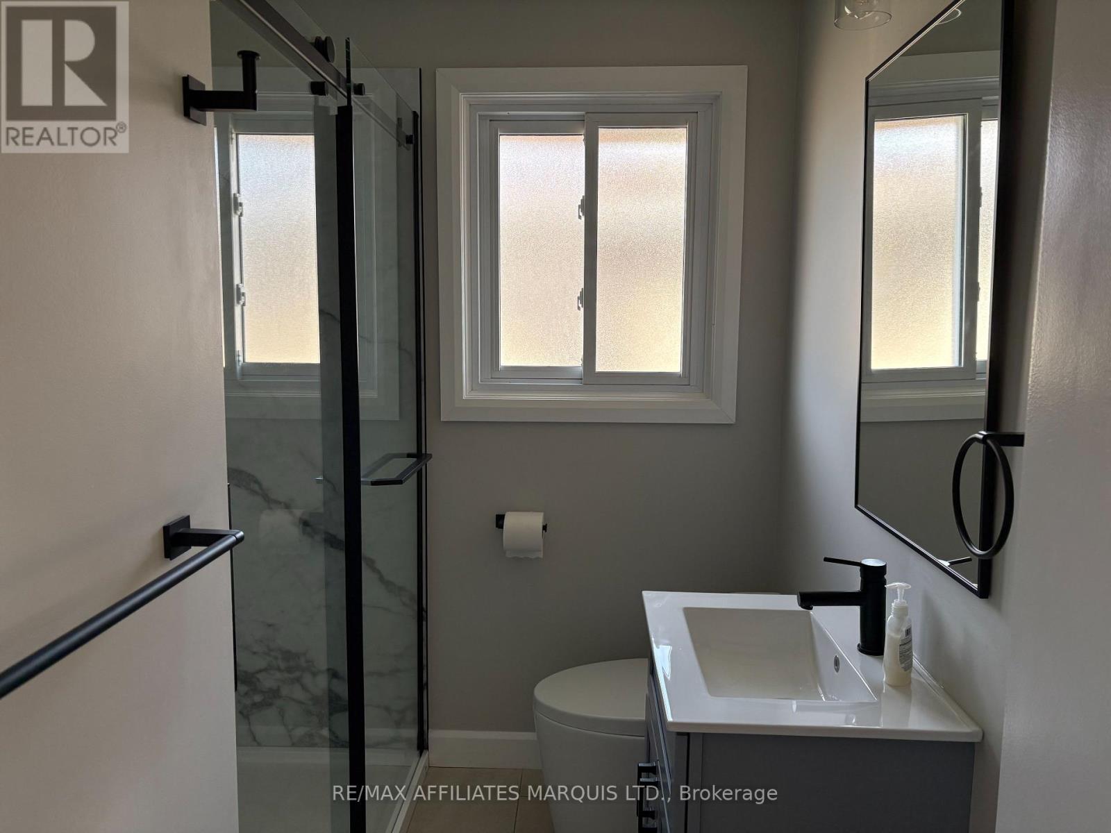 Photo 3 of 438 Anthony Street, Cornwall ON