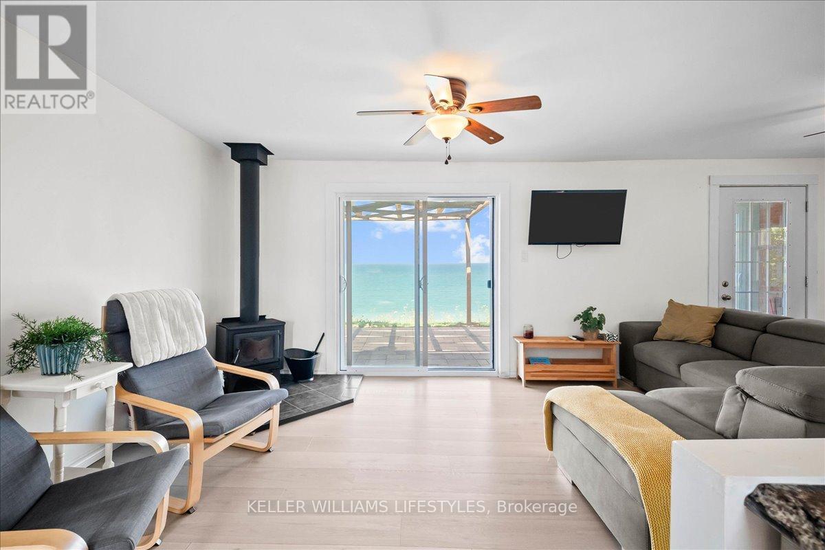 Photo 4 of 4148 Bluepoint Drive, Plymptonwyoming ON