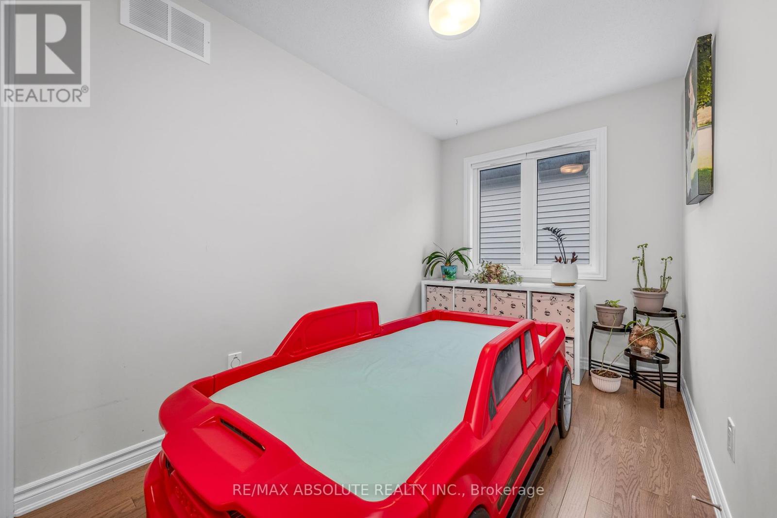 Photo 7 of 730 Perseus Avenue, Ottawa ON