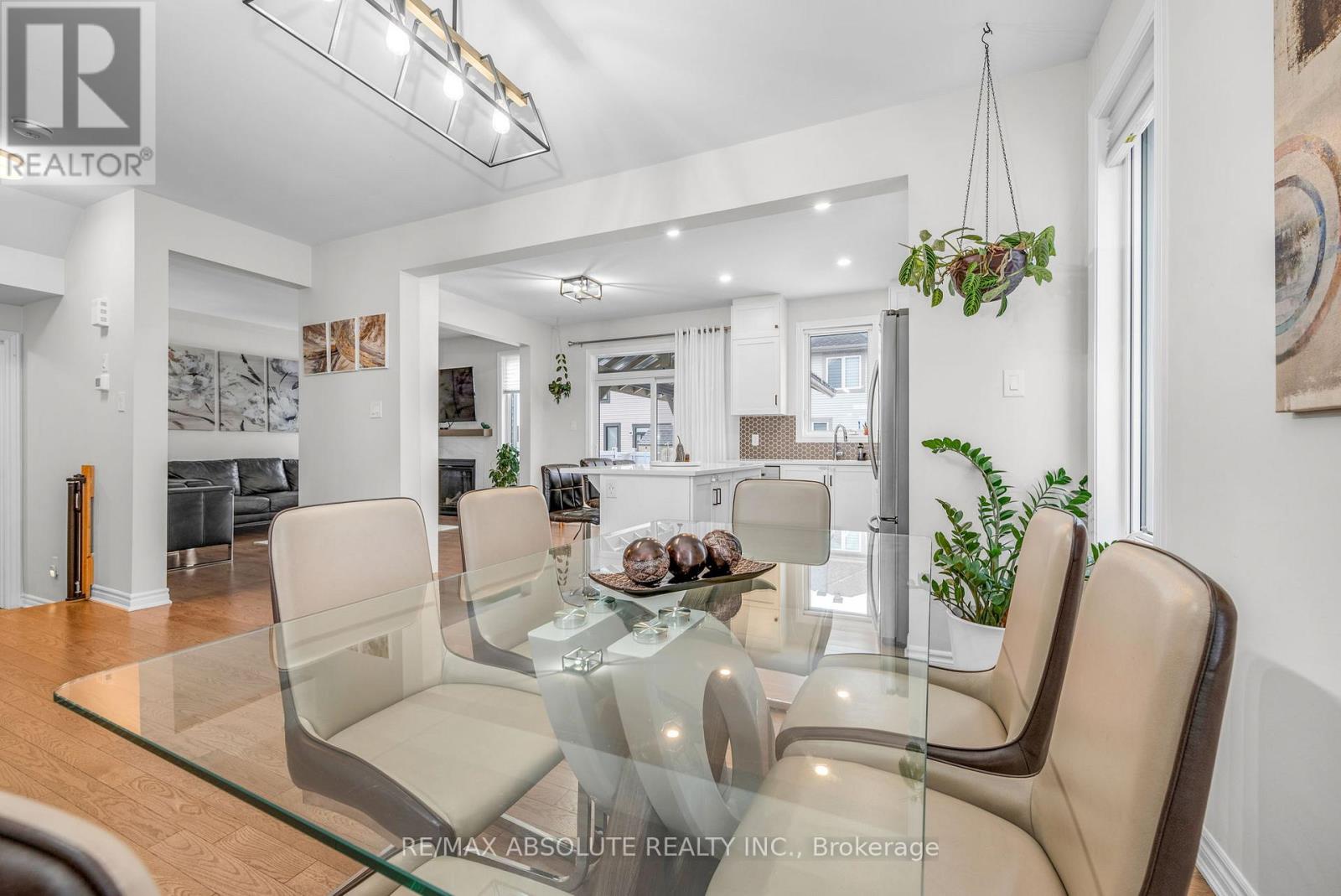 Photo 2 of 730 Perseus Avenue, Ottawa ON