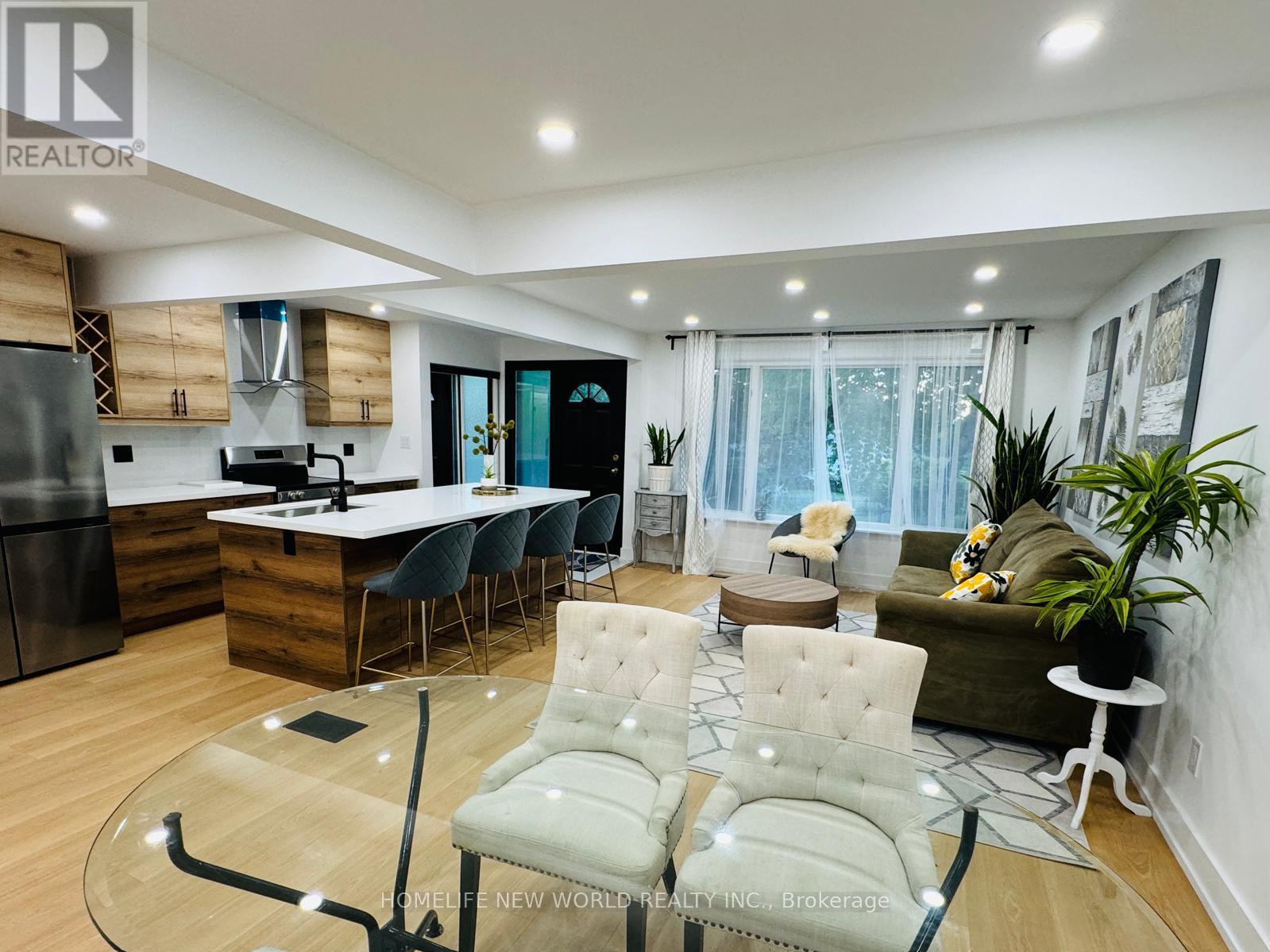 Photo 4 of 15 Northey Drive, Toronto ON