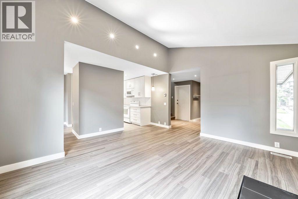 Single Family House for Sale in  Cedardale Crescent SW Cedarbrae Calgary 