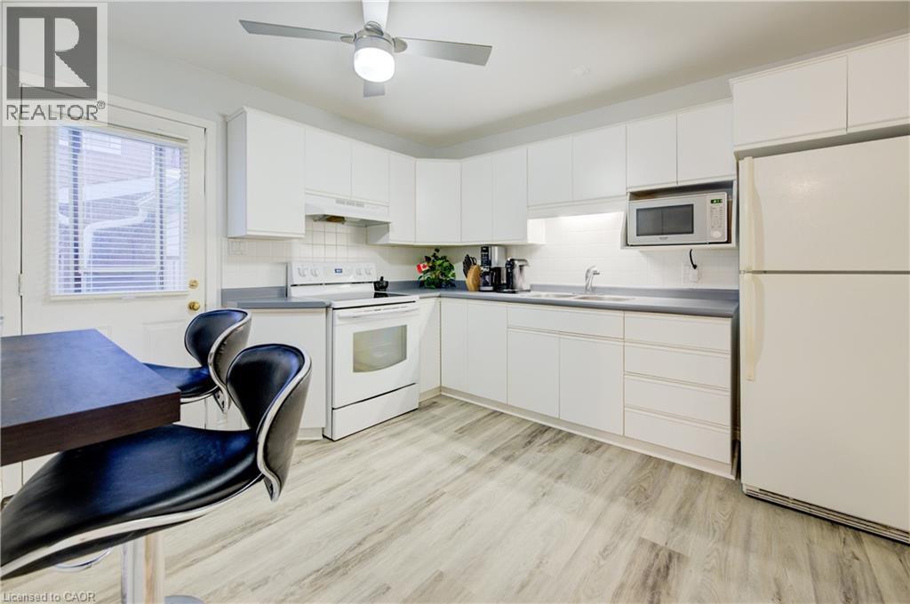 Photo 9 of 19 Hillbrook Crescent, Kitchener ON