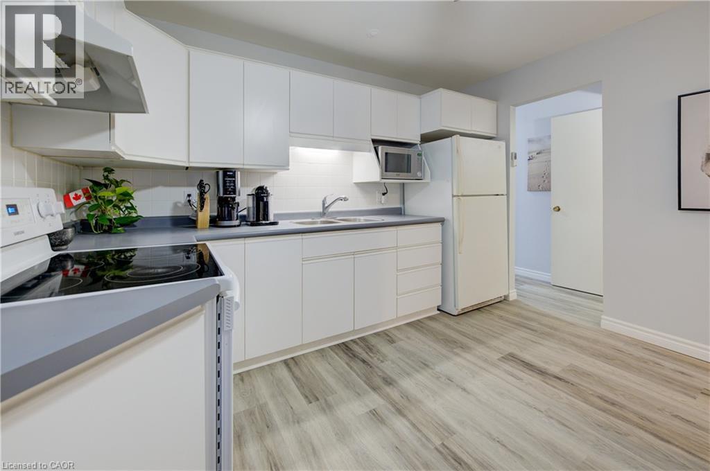 Photo 11 of 19 Hillbrook Crescent, Kitchener ON