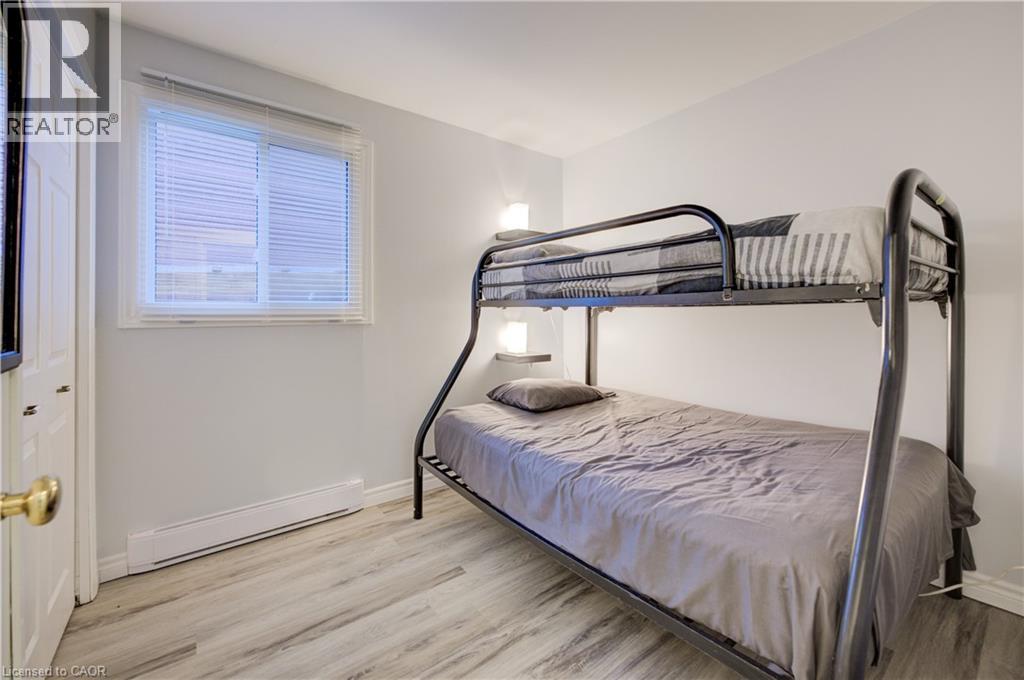 Photo 12 of 19 Hillbrook Crescent, Kitchener ON