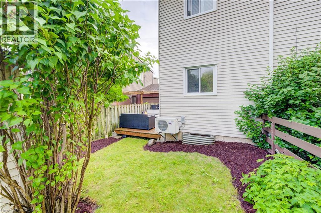 Photo 25 of 19 Hillbrook Crescent, Kitchener ON
