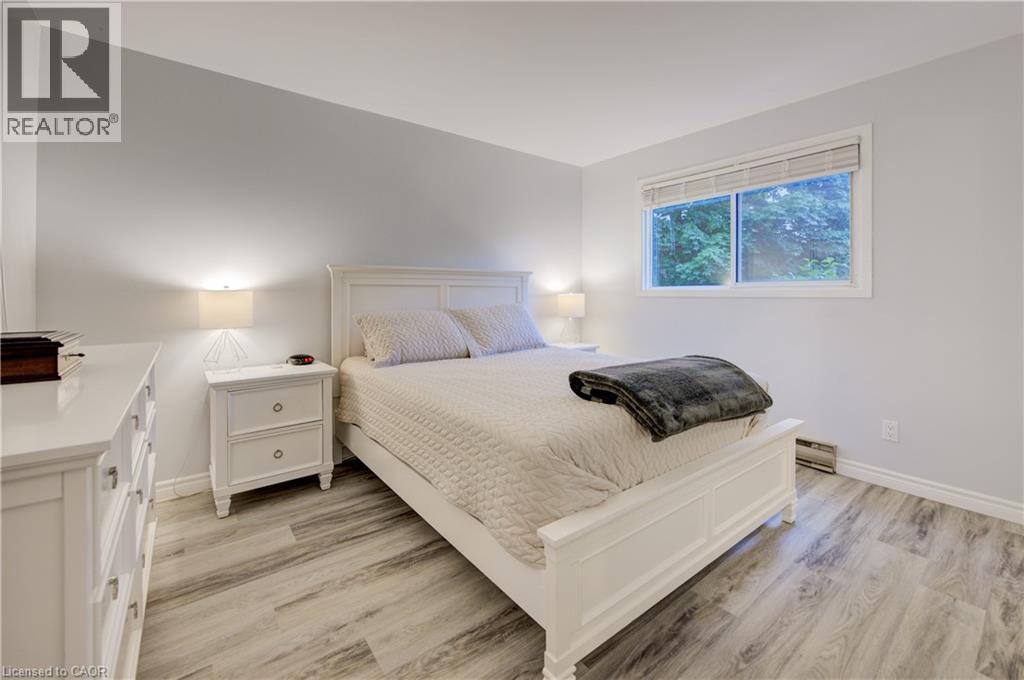 Photo 13 of 19 Hillbrook Crescent, Kitchener ON