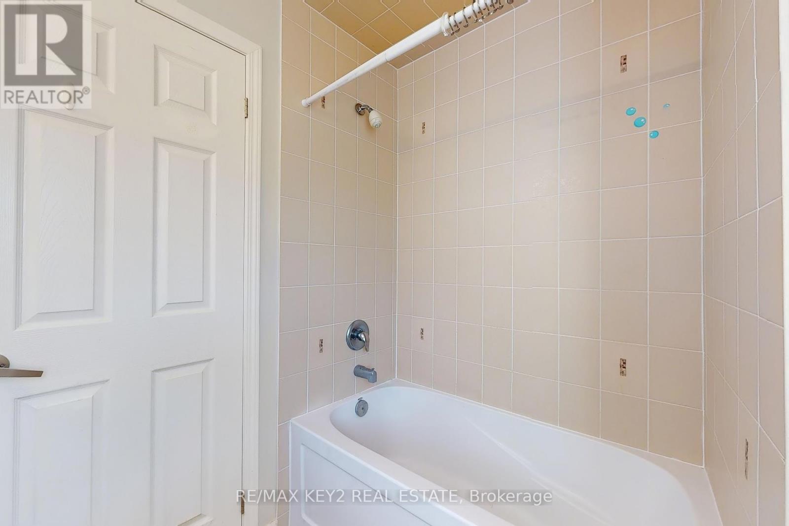 Photo 32 of Main 1751 Hayden Lane, Pickering ON