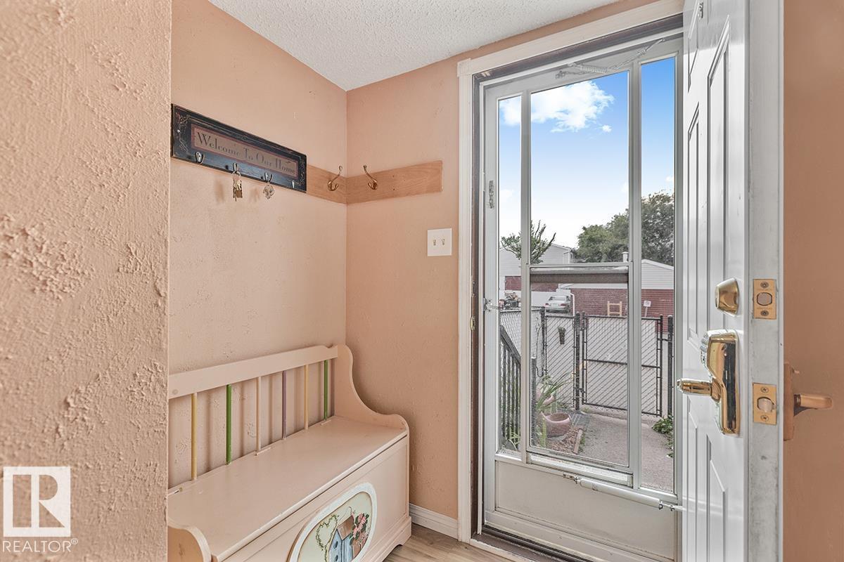 Photo 11 of 32 Habitat Cr Nw, Edmonton AB