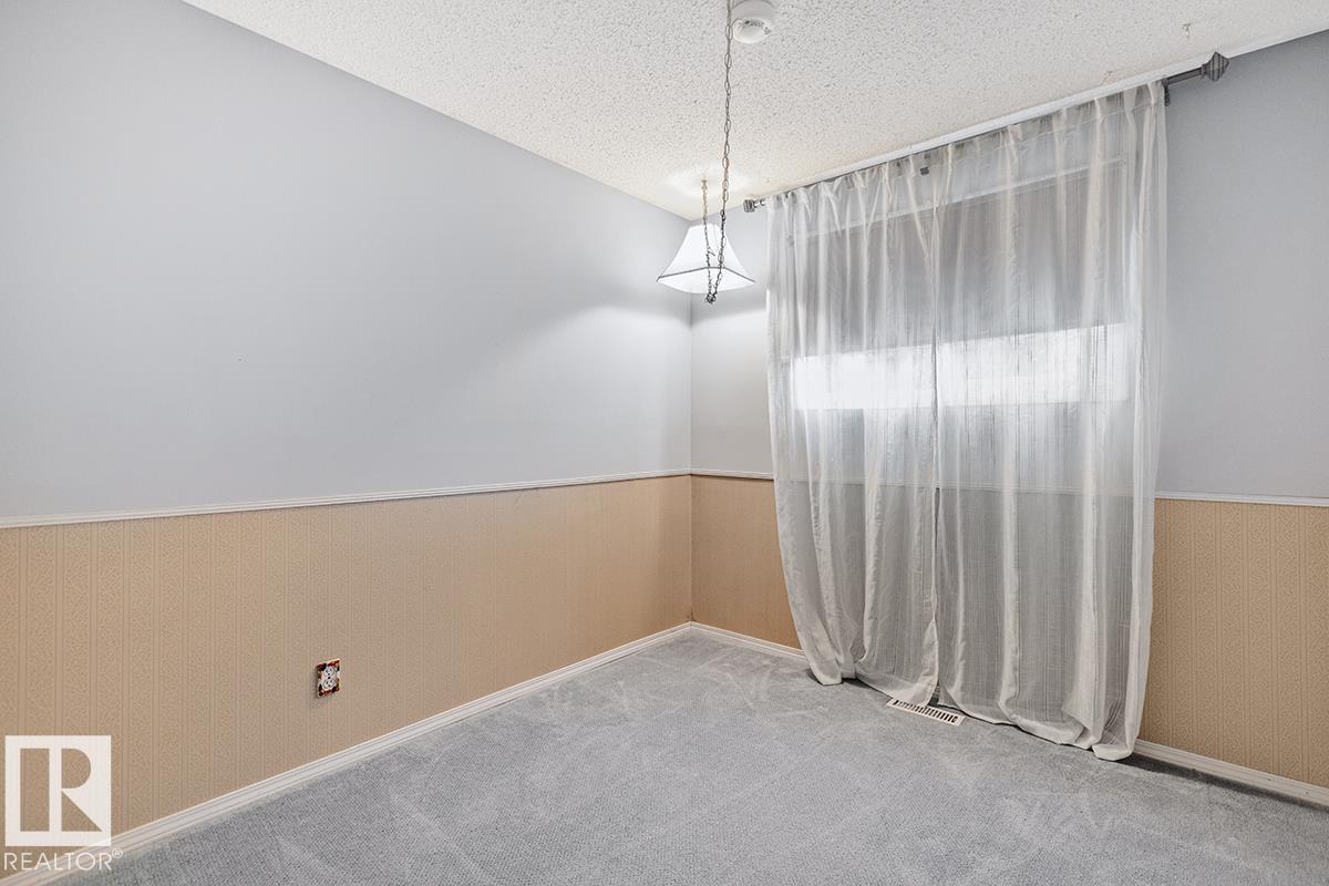 Photo 5 of 32 Habitat Cr Nw, Edmonton AB