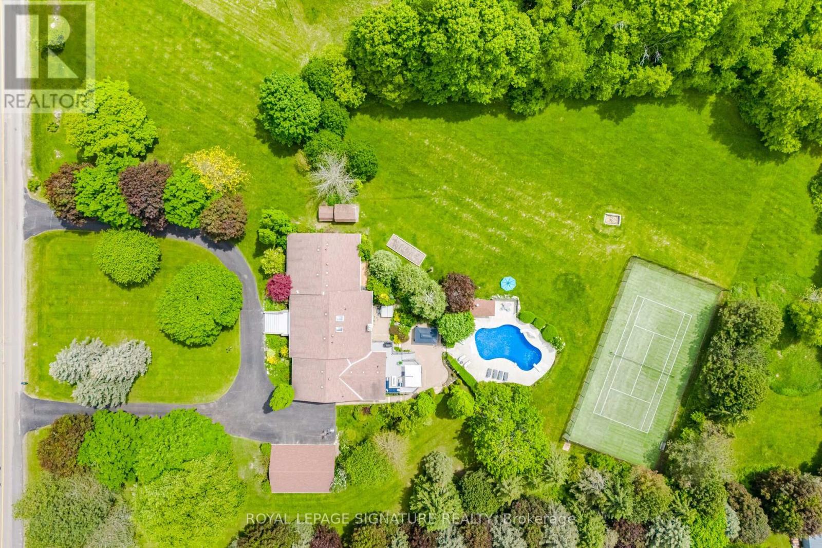 Photo 4 of 15634 Mountainview Road, Caledon ON