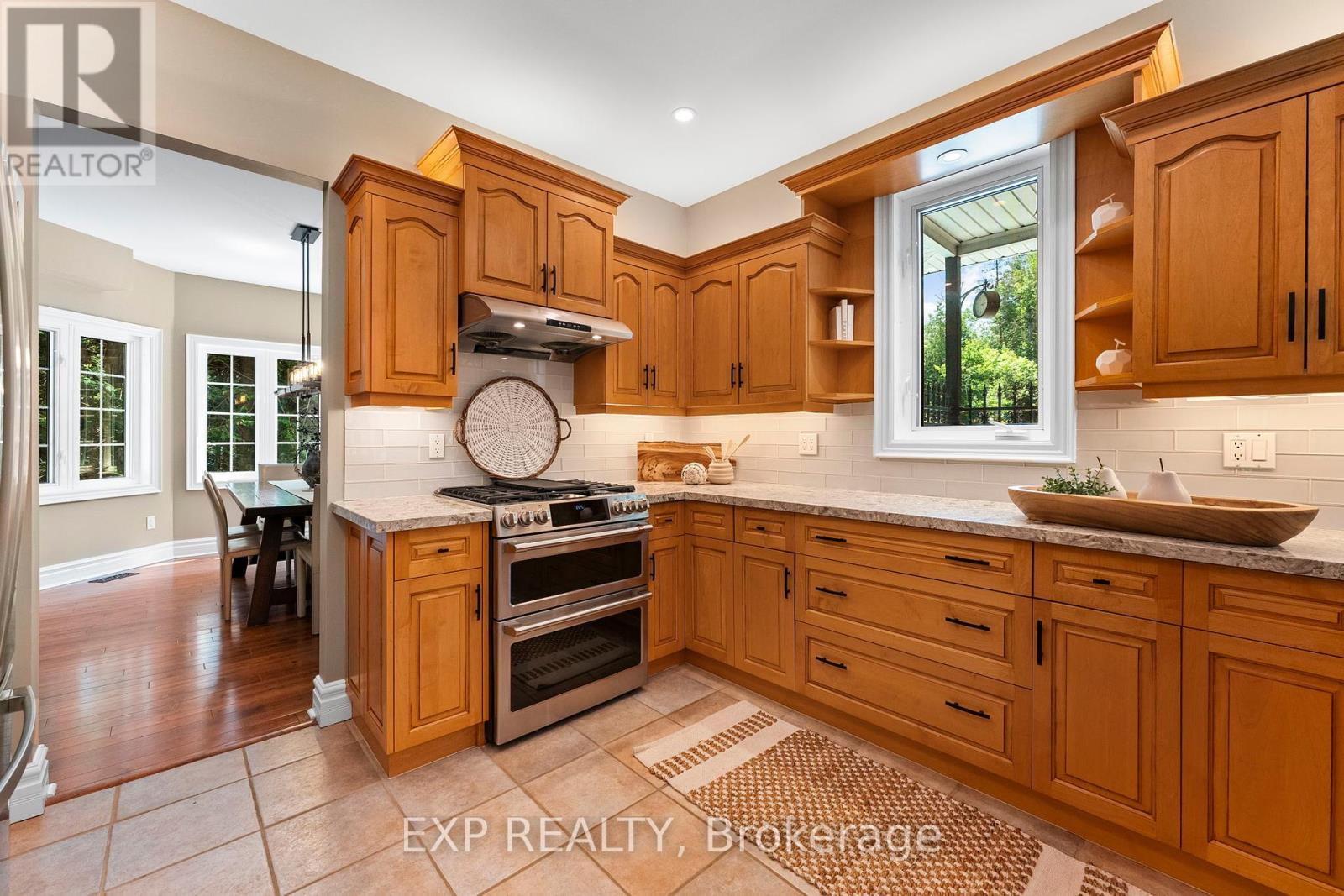 Photo 16 of 6 Gooseberry Lane, Uxbridge ON