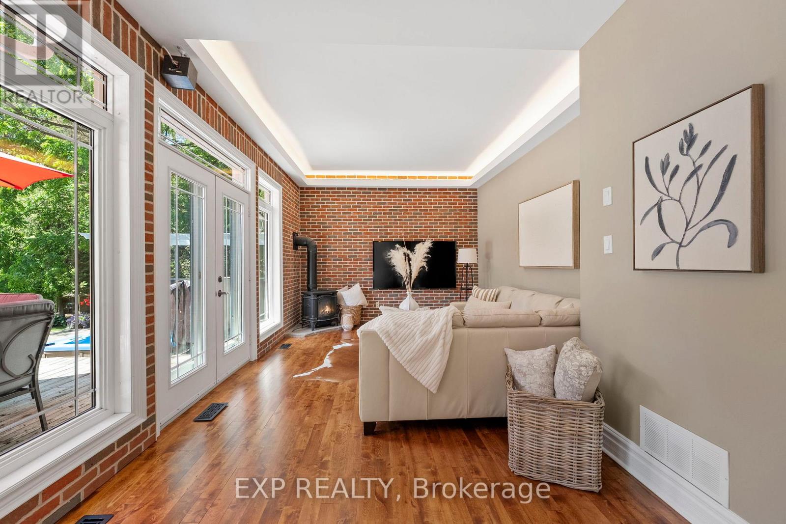 Photo 17 of 6 Gooseberry Lane, Uxbridge ON