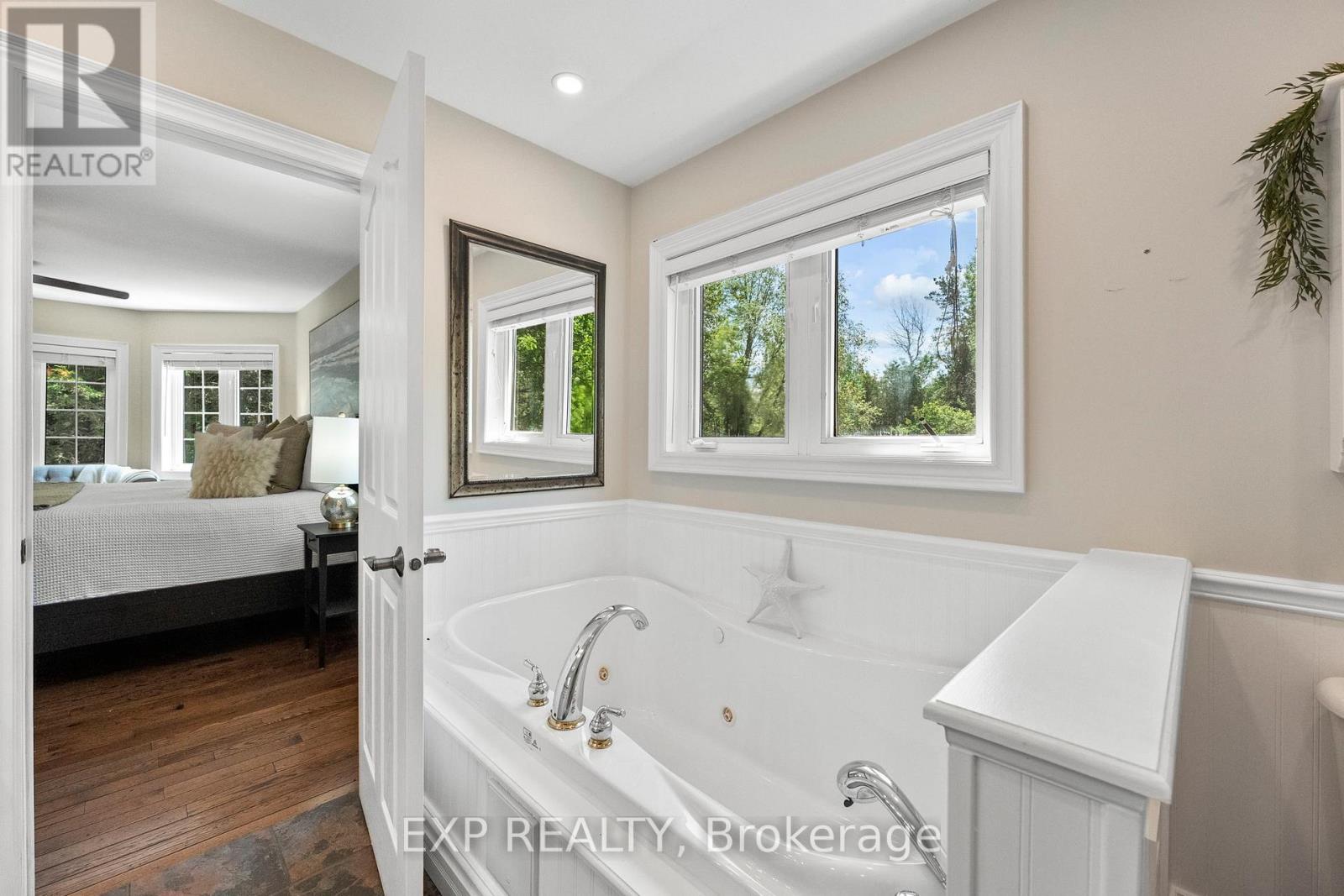 Photo 25 of 6 Gooseberry Lane, Uxbridge ON