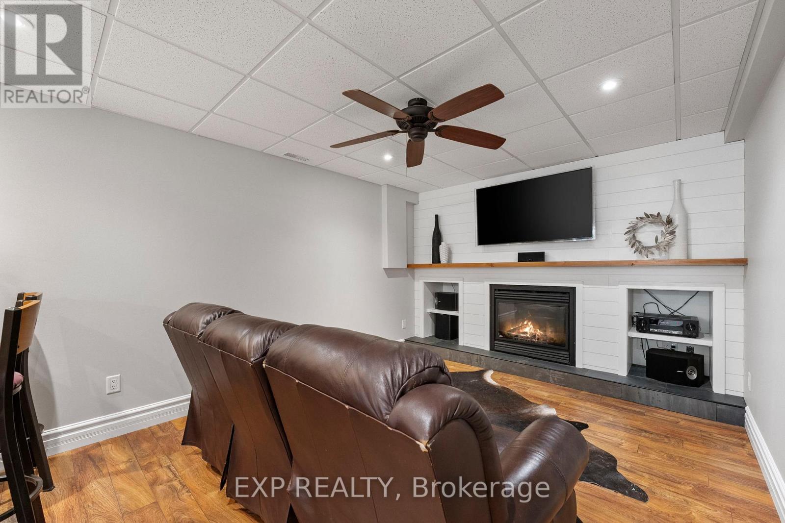 Photo 37 of 6 Gooseberry Lane, Uxbridge ON