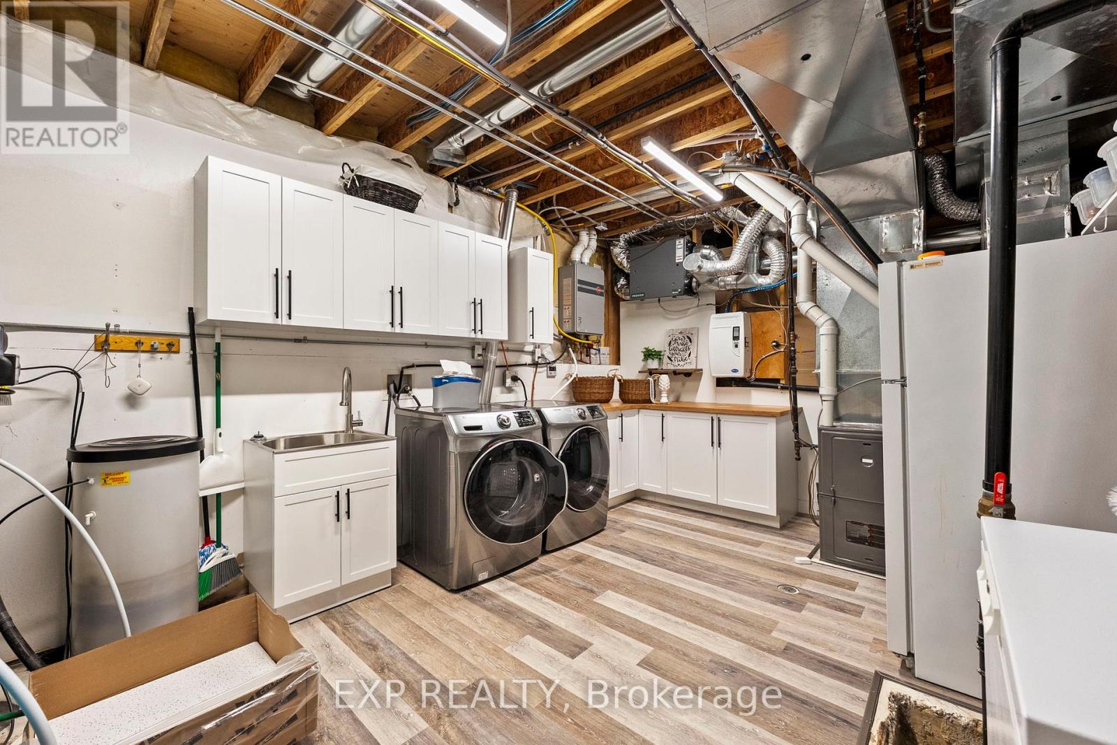 Photo 40 of 6 Gooseberry Lane, Uxbridge ON