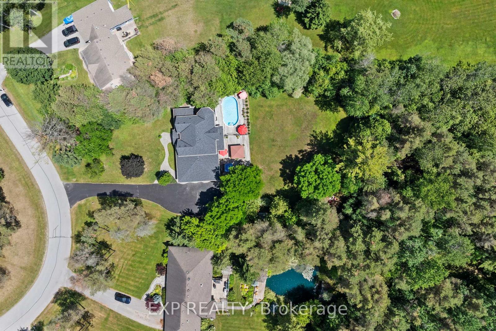 Photo 48 of 6 Gooseberry Lane, Uxbridge ON