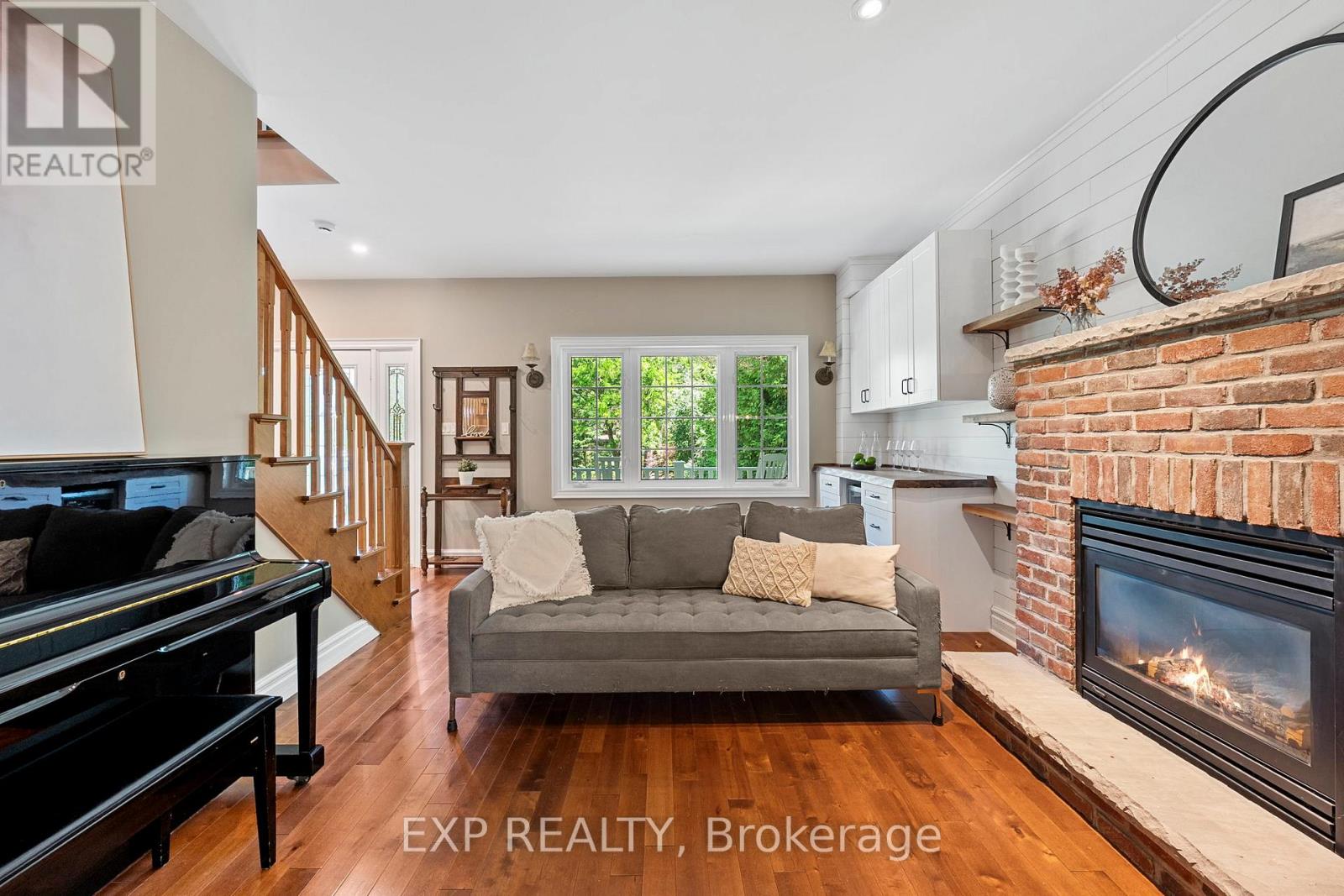 Photo 7 of 6 Gooseberry Lane, Uxbridge ON