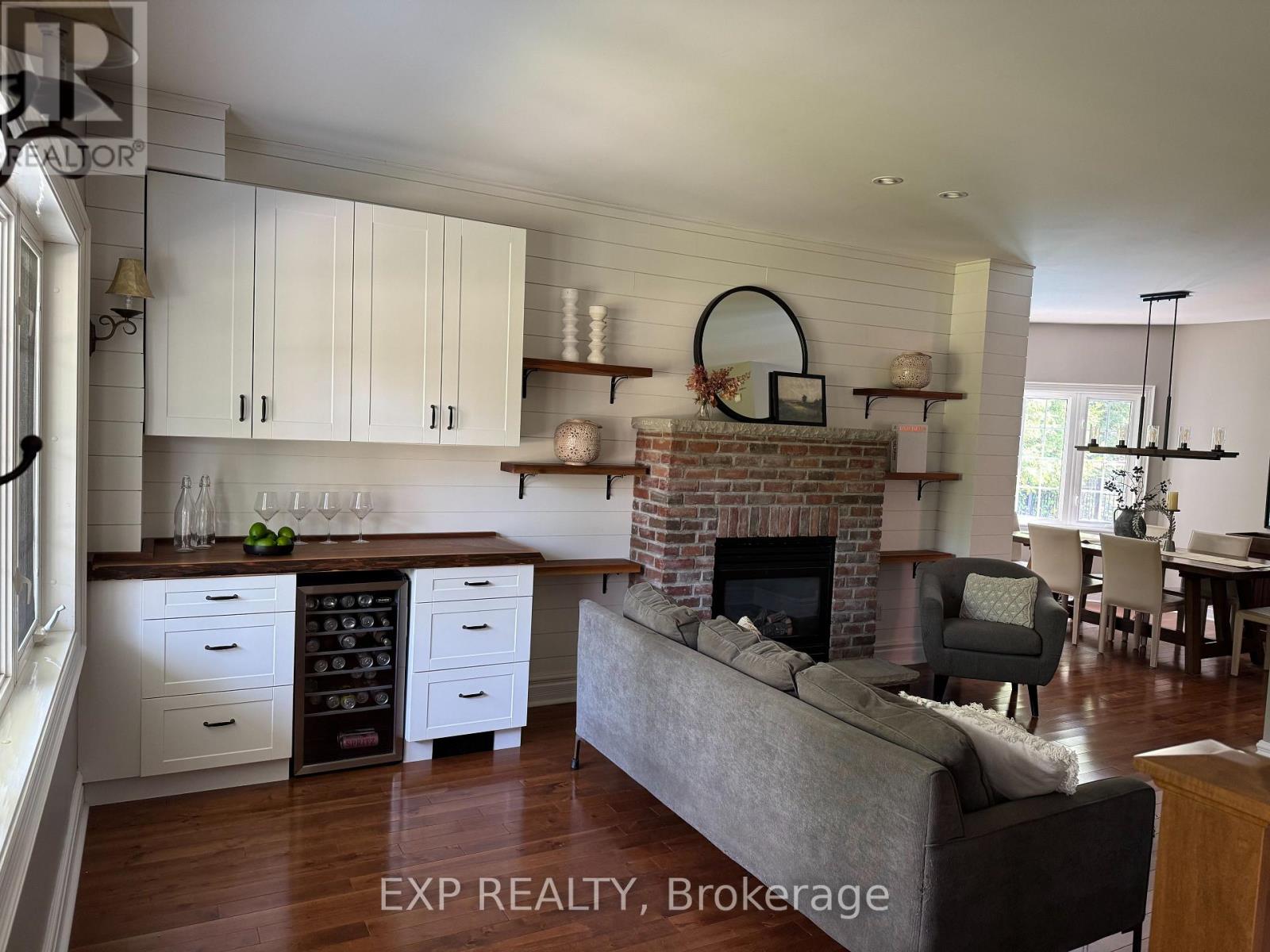 Photo 8 of 6 Gooseberry Lane, Uxbridge ON