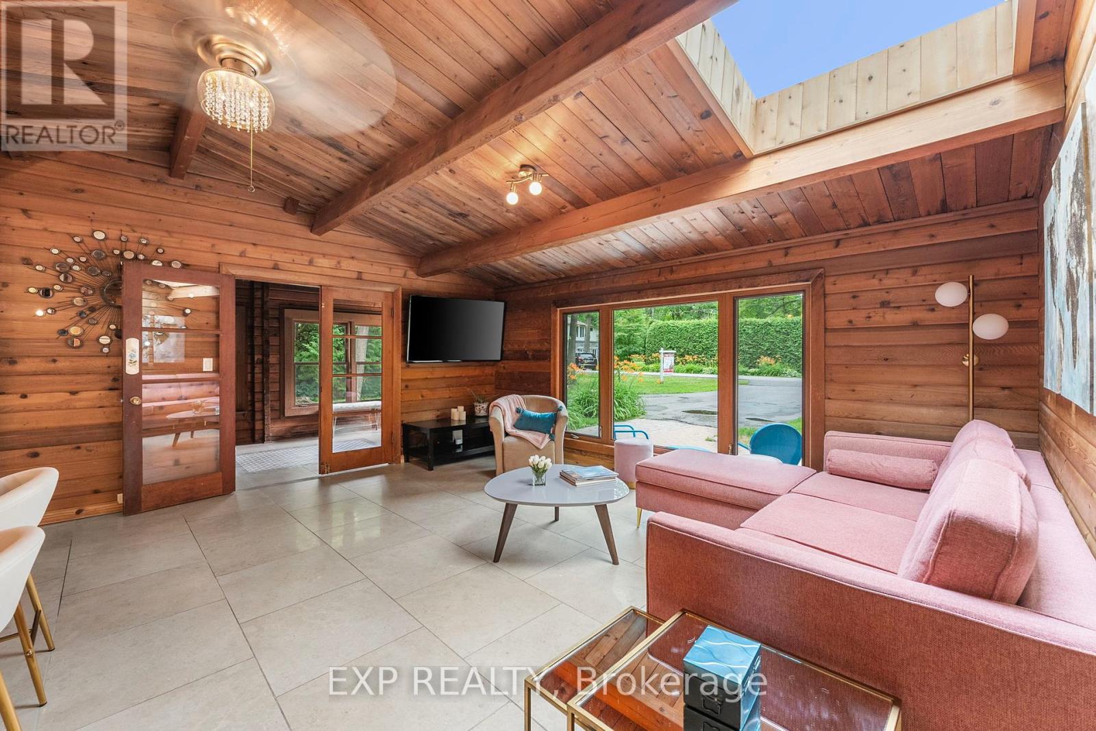 Photo 29 of 10 Maplewood Lane, Georgina ON