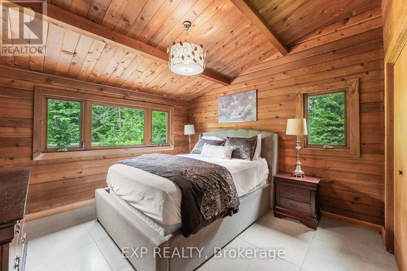 Photo 12 of 10 Maplewood Lane, Georgina ON