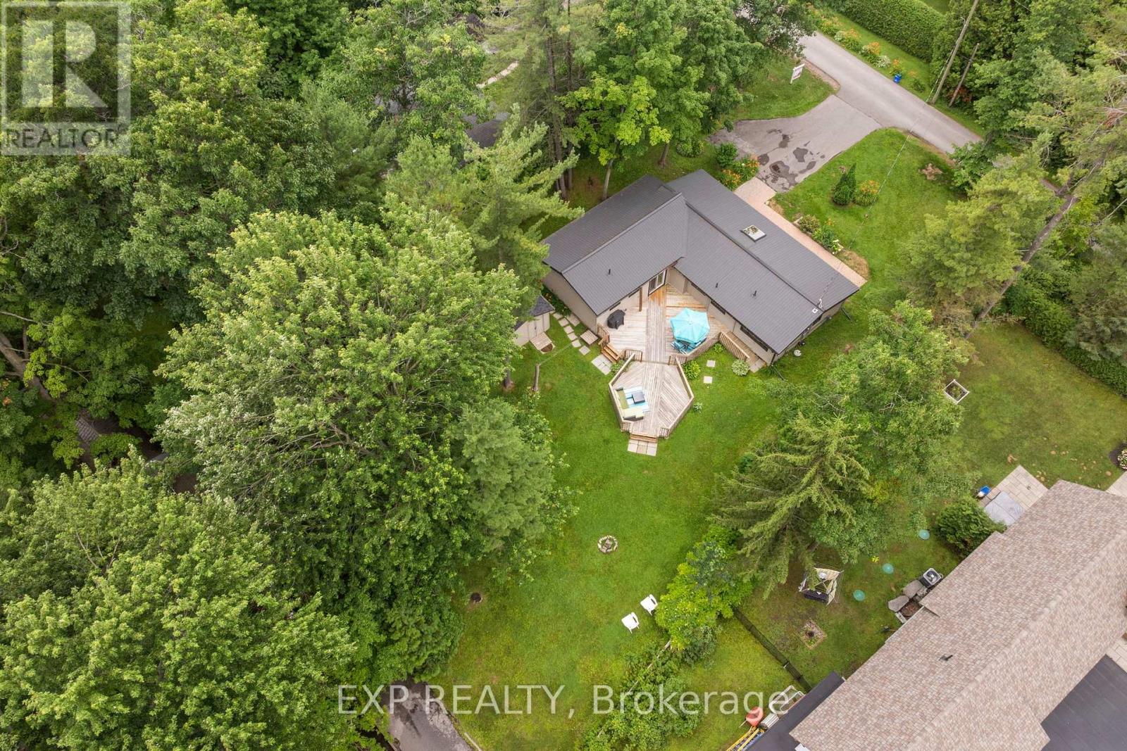 Photo 25 of 10 Maplewood Lane, Georgina ON