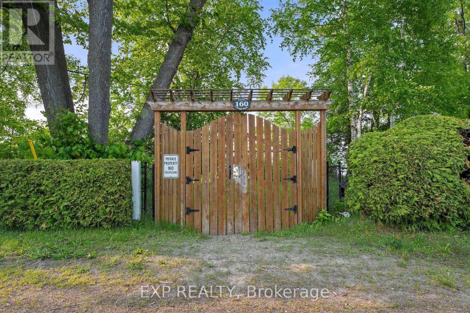 Photo 36 of 10 Maplewood Lane, Georgina ON