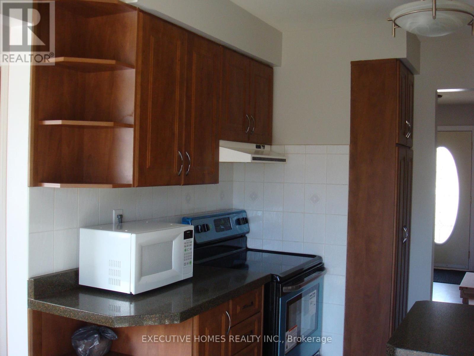 Photo 4 of 3232 Ulman Road, Oakville ON