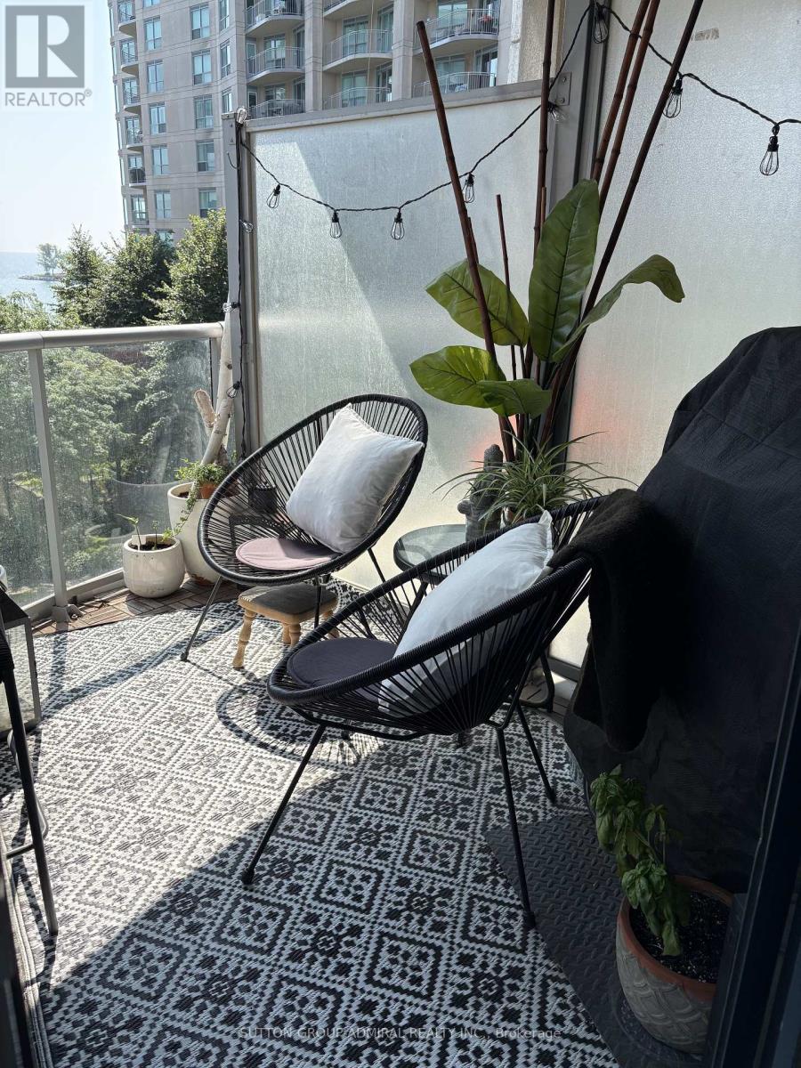 Photo 4 of 503 2087 Lakeshore Boulevard, Toronto ON