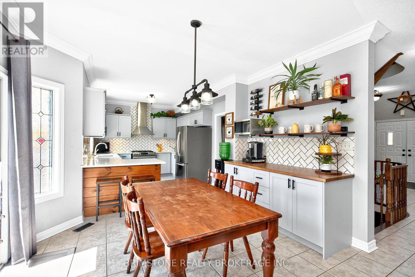 Photo 10 of 63 Prince George Crescent, Barrie ON