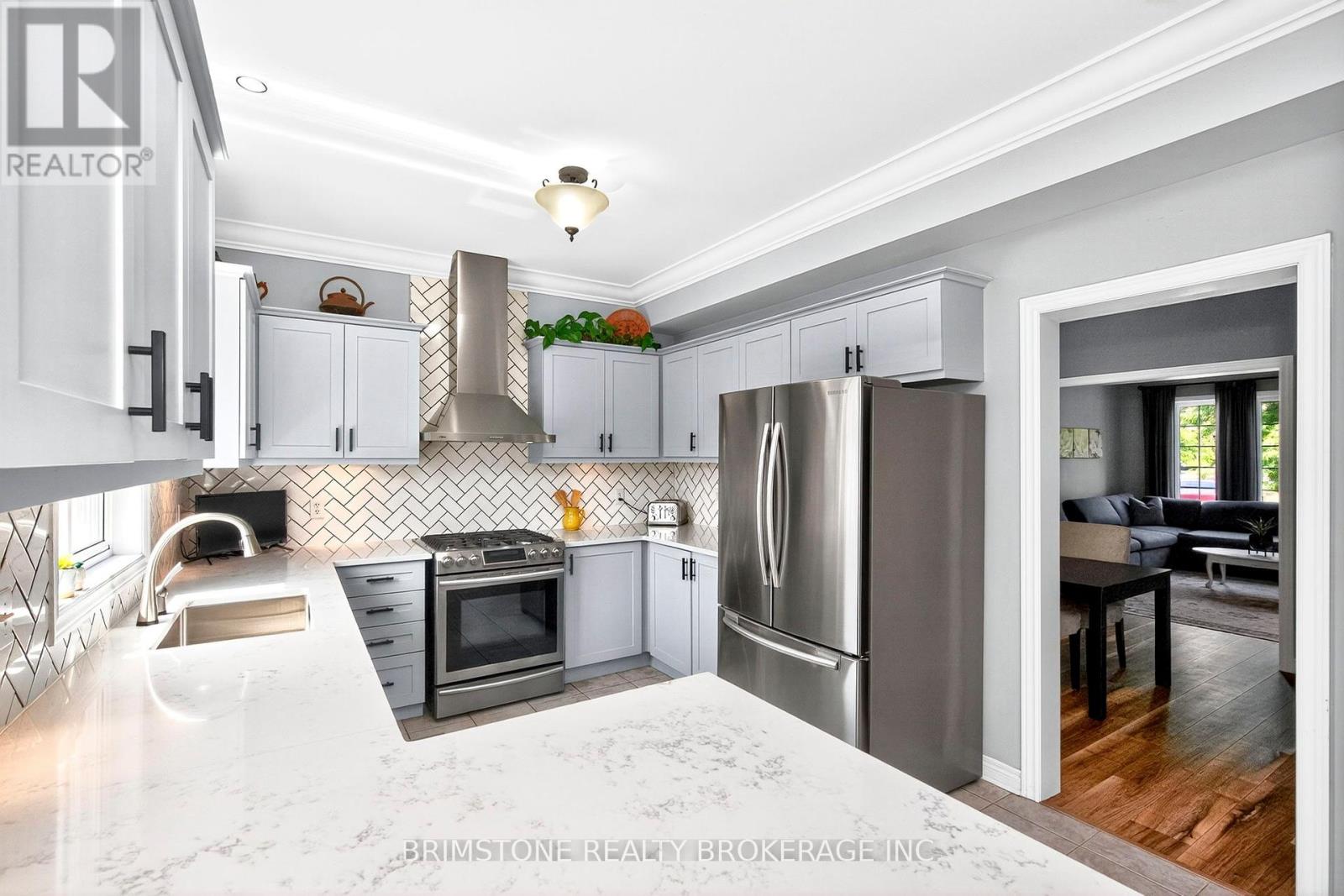 Photo 13 of 63 Prince George Crescent, Barrie ON