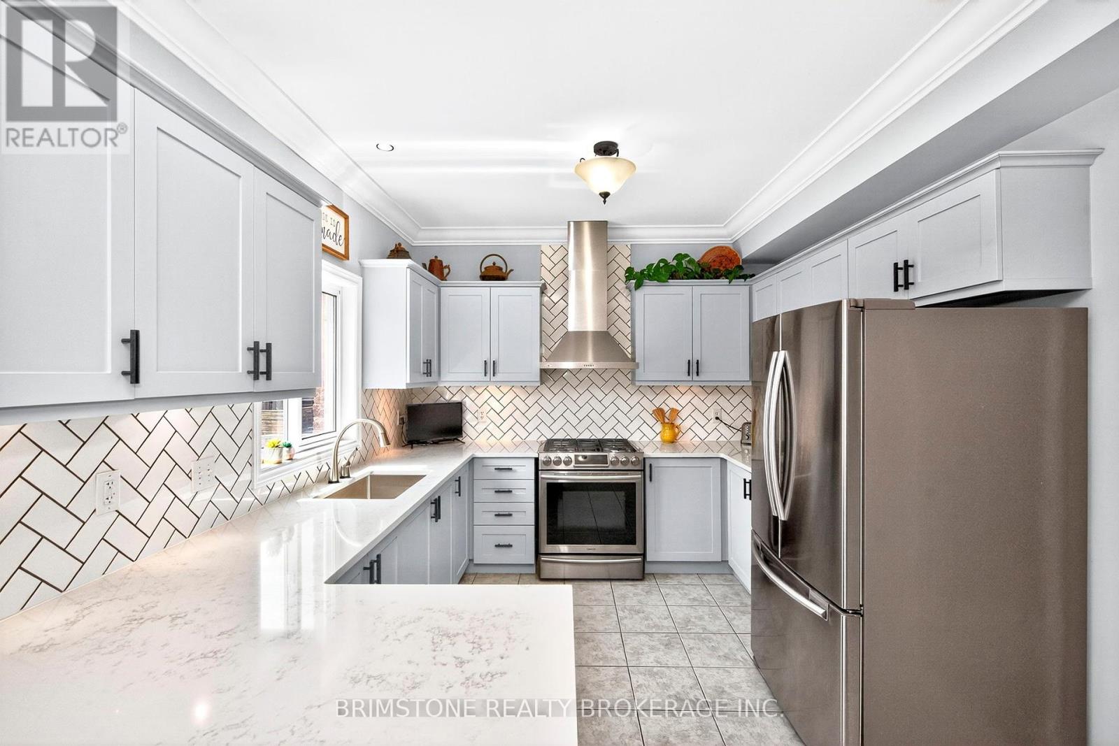 Photo 14 of 63 Prince George Crescent, Barrie ON