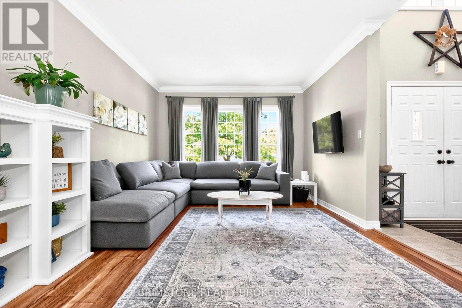 Photo 17 of 63 Prince George Crescent, Barrie ON