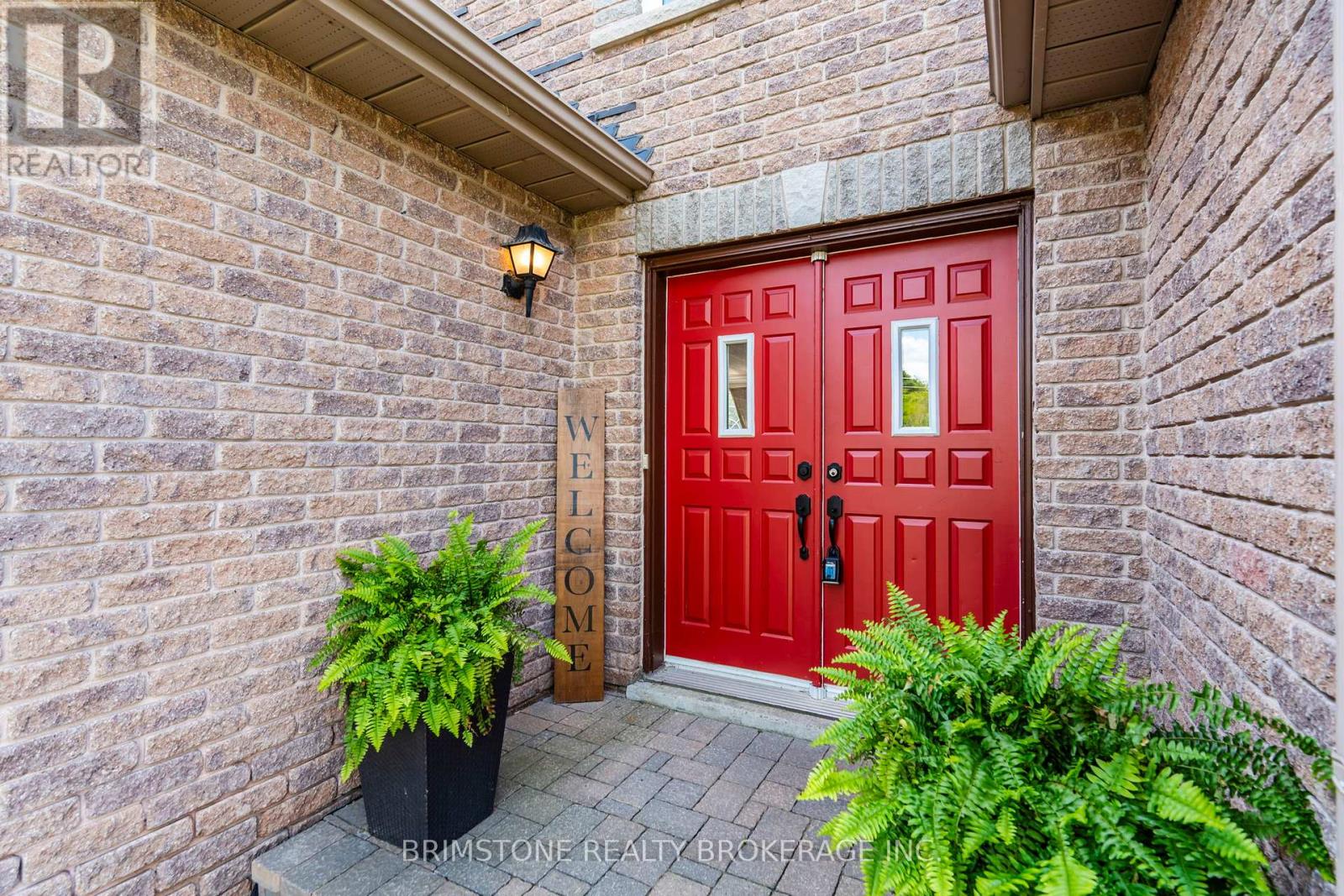 Photo 3 of 63 Prince George Crescent, Barrie ON