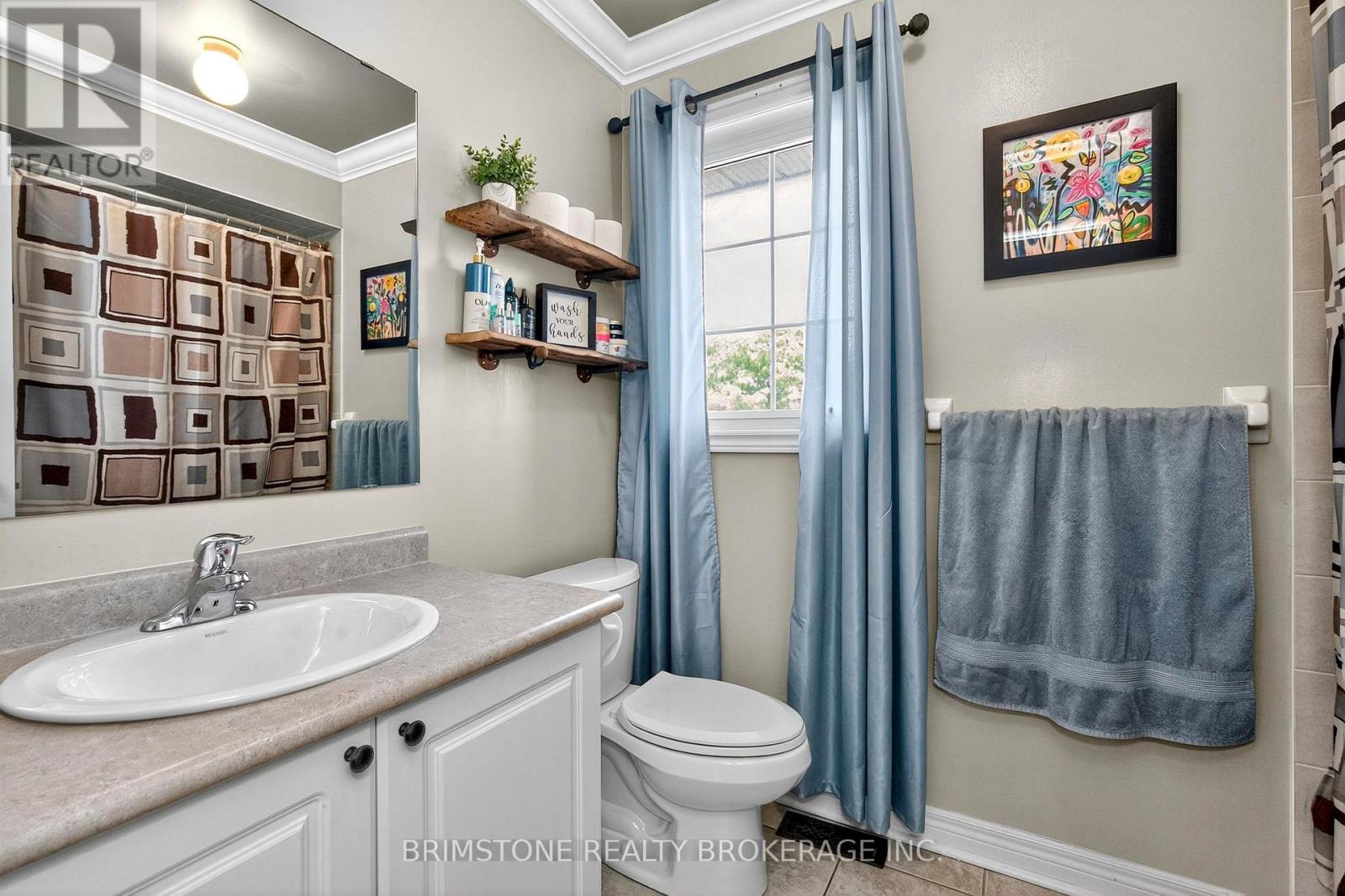 Photo 30 of 63 Prince George Crescent, Barrie ON