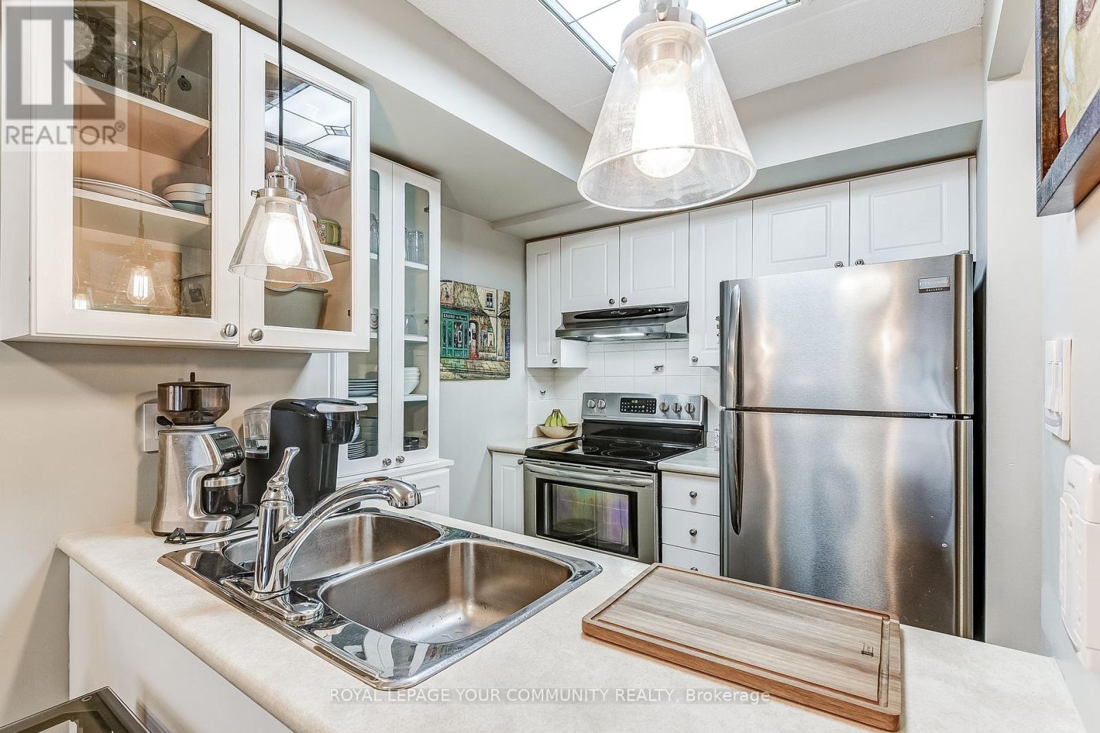 Photo 15 of 101 250 Pine Grove Road, Vaughan ON