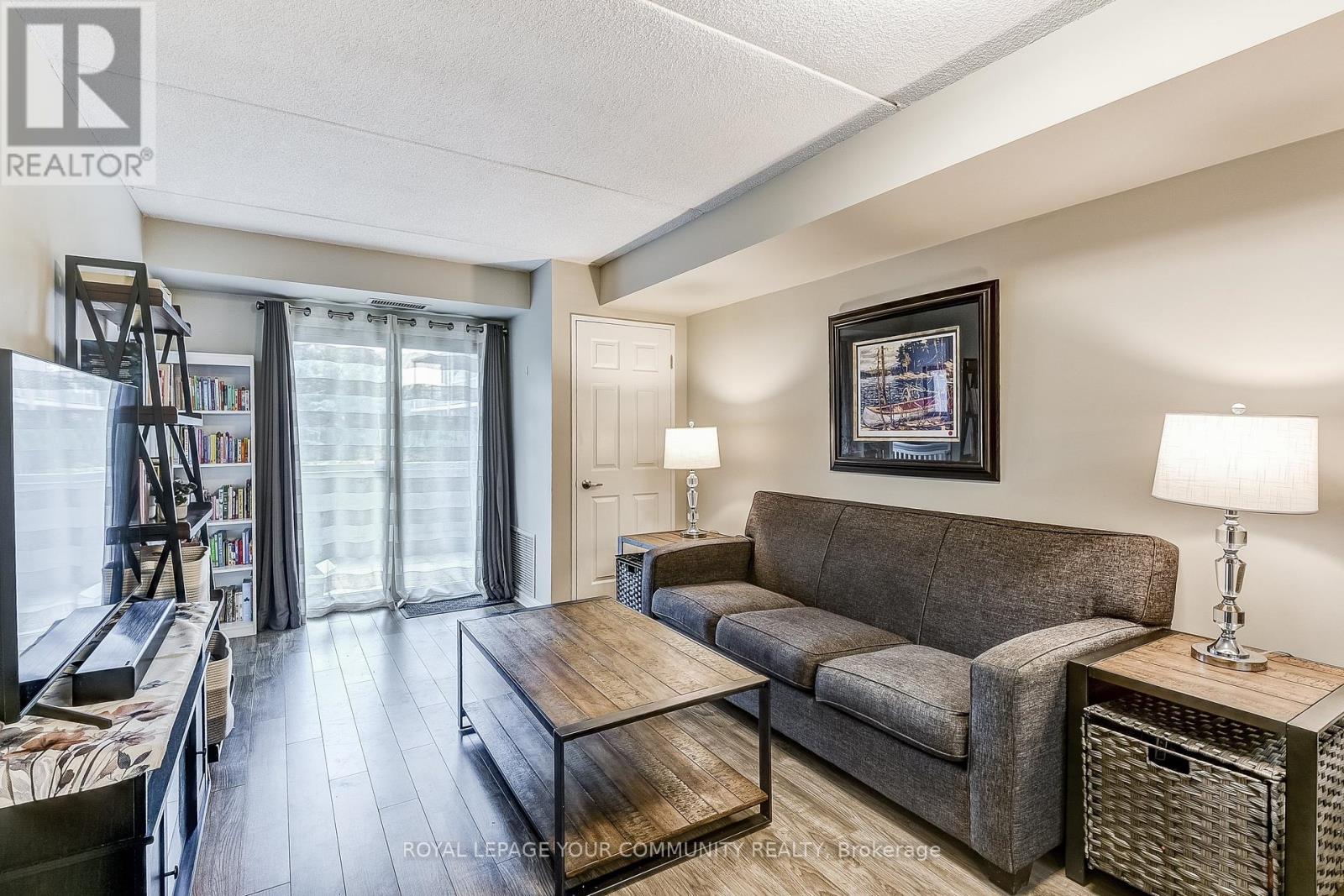 Photo 19 of 101 250 Pine Grove Road, Vaughan ON