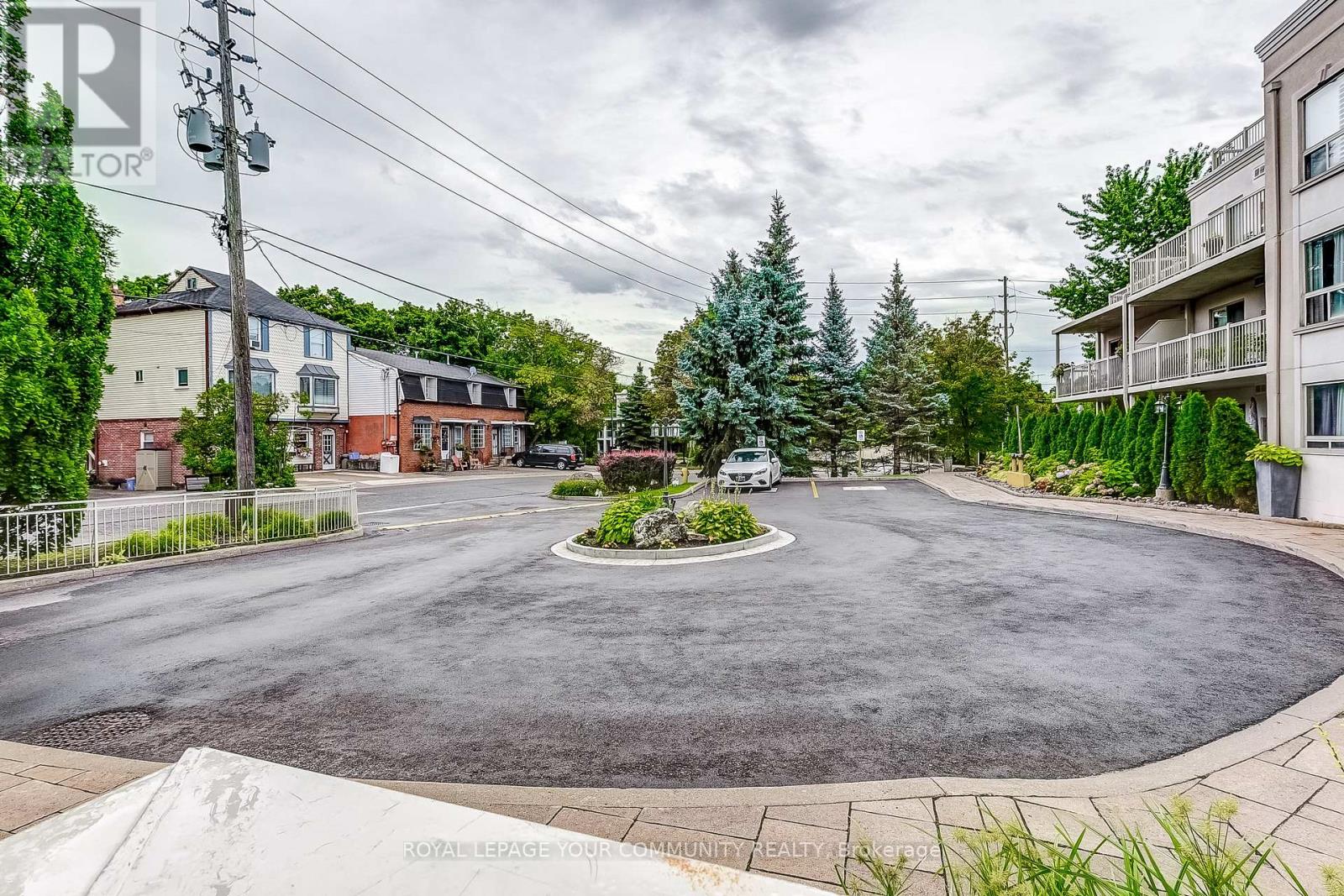 Photo 37 of 101 250 Pine Grove Road, Vaughan ON