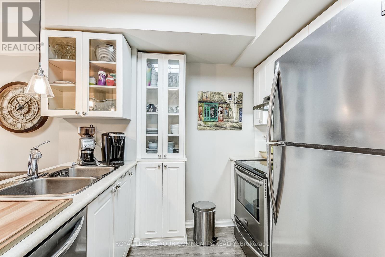 Photo 14 of 101 250 Pine Grove Road, Vaughan ON