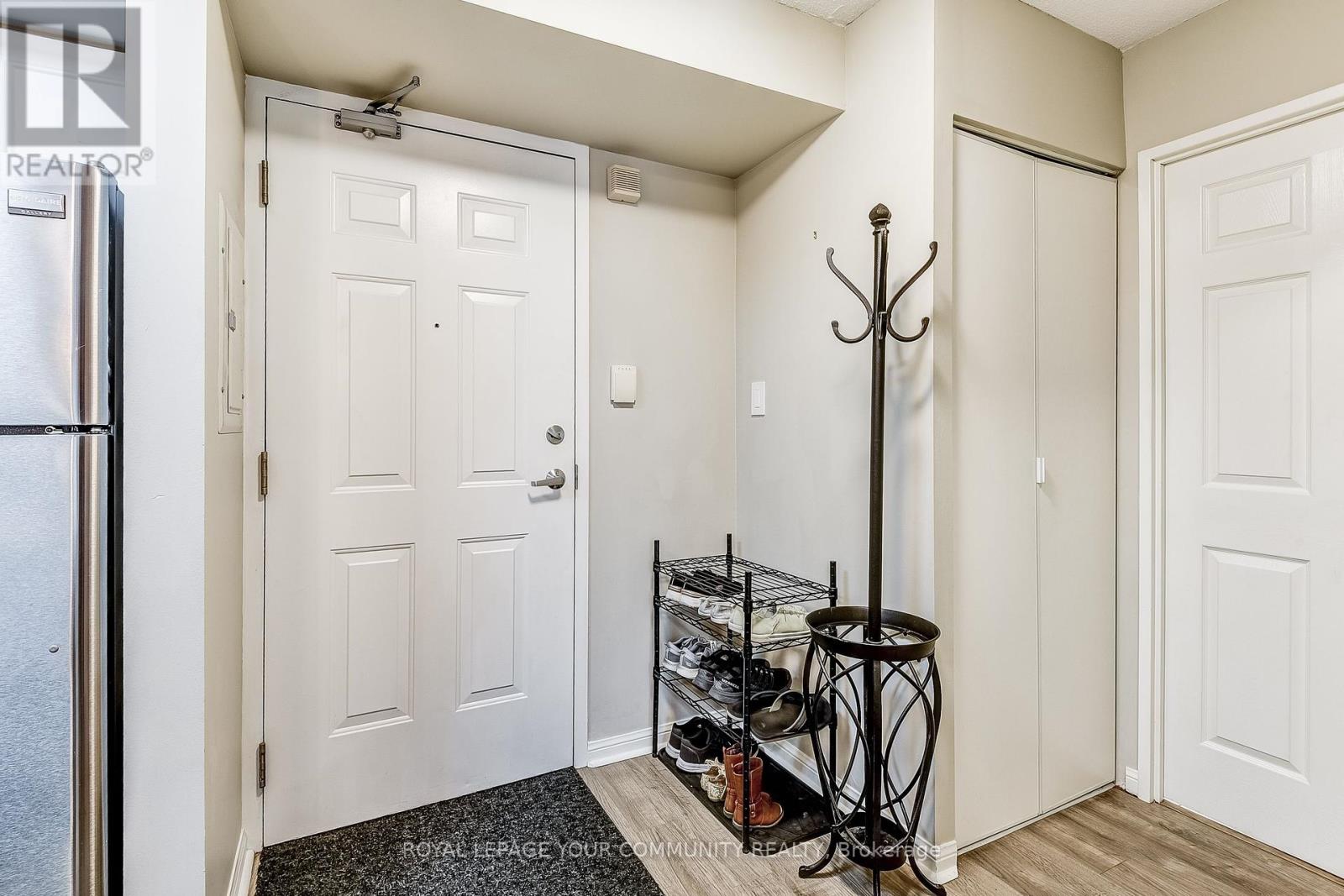 Photo 7 of 101 250 Pine Grove Road, Vaughan ON