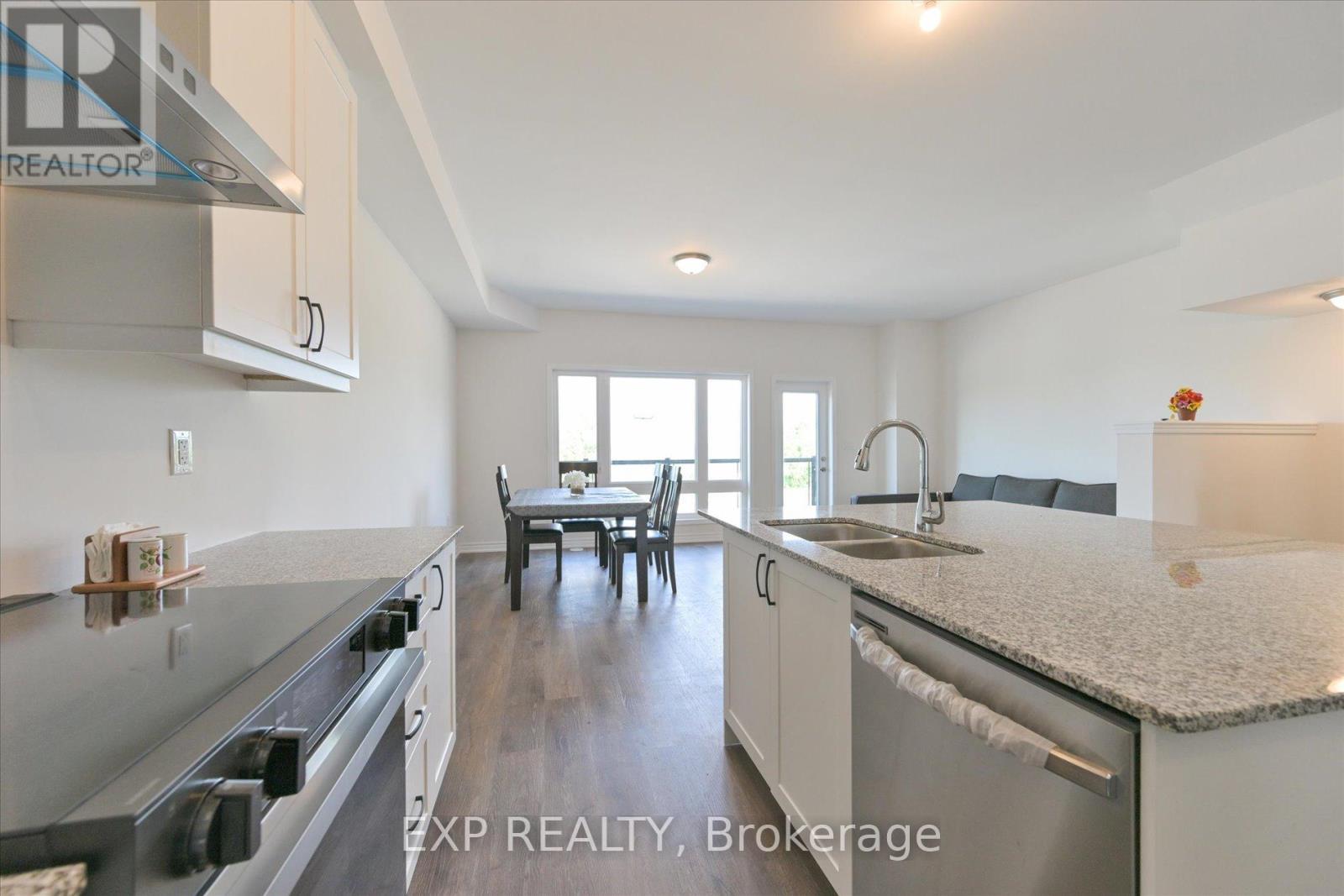 Photo 20 of 48 Wyn Wood Lane, Orillia ON
