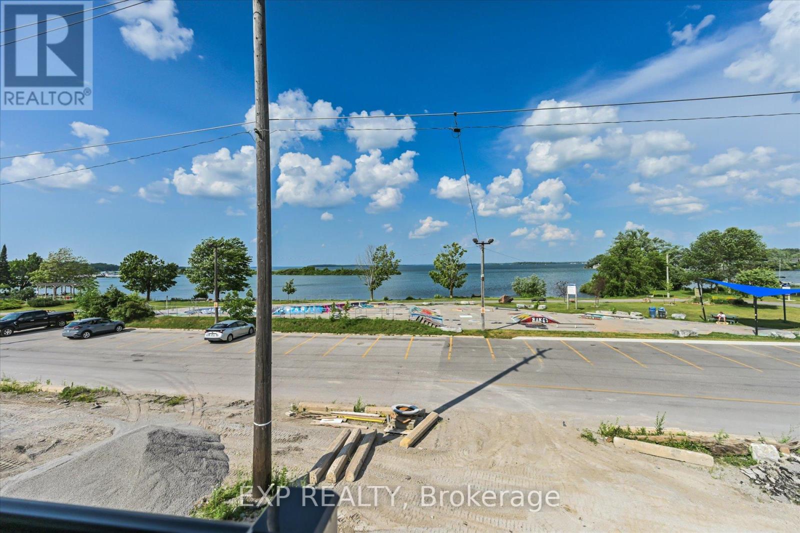 Photo 36 of 48 Wyn Wood Lane, Orillia ON