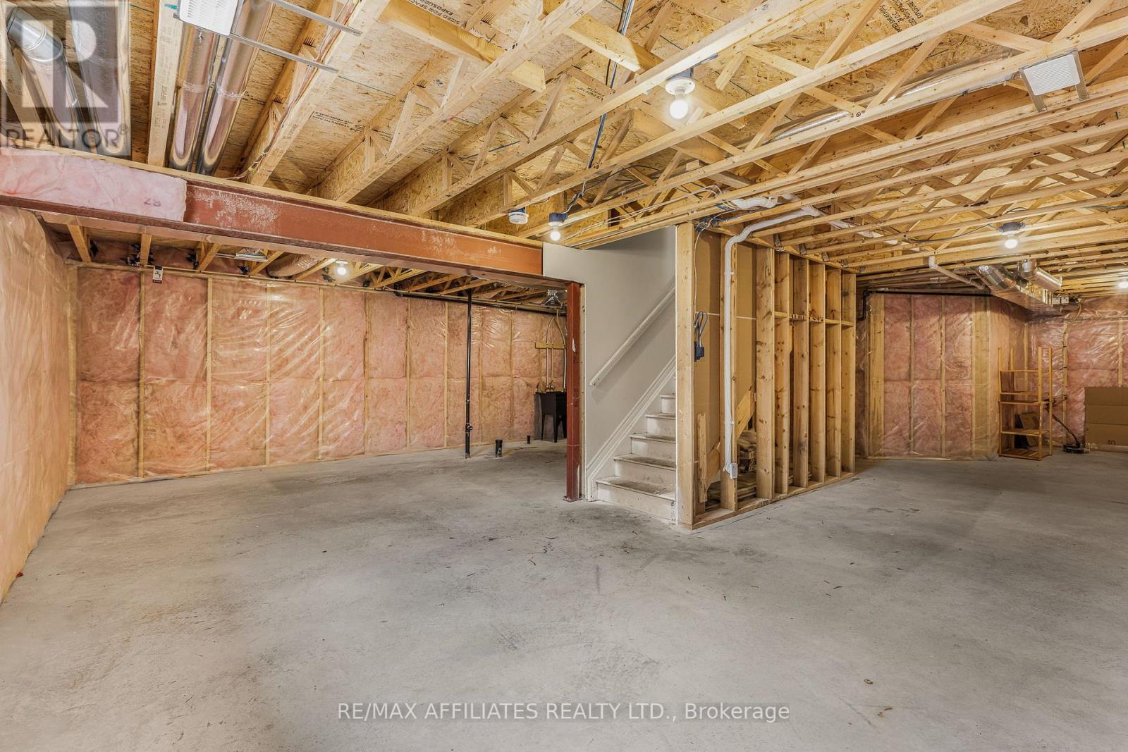 Photo 9 of 784 Namur Street, Russell ON