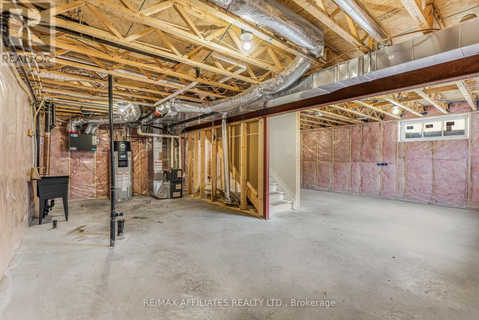 Photo 11 of 784 Namur Street, Russell ON